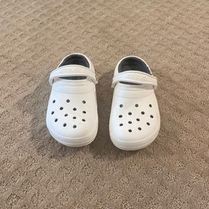 Womens lined crocs white